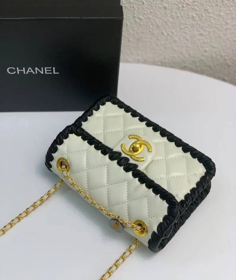 Lambskin Size: 19cm