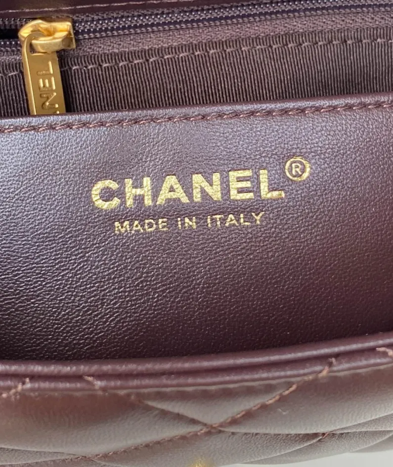 Lambskin Size: 14*22*8cm