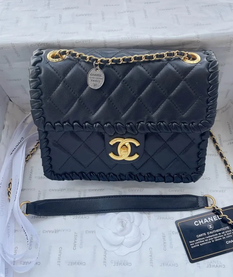 Chanel Tofu Bun Size: Large 22x17cm Style: 1020