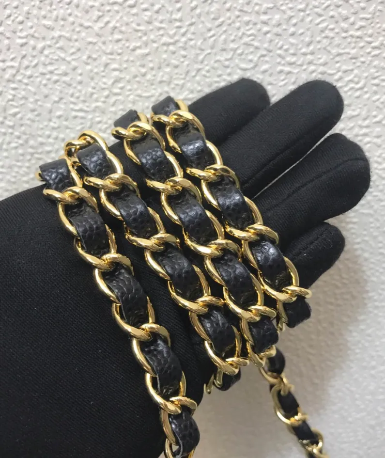 Chanel size: 20cm