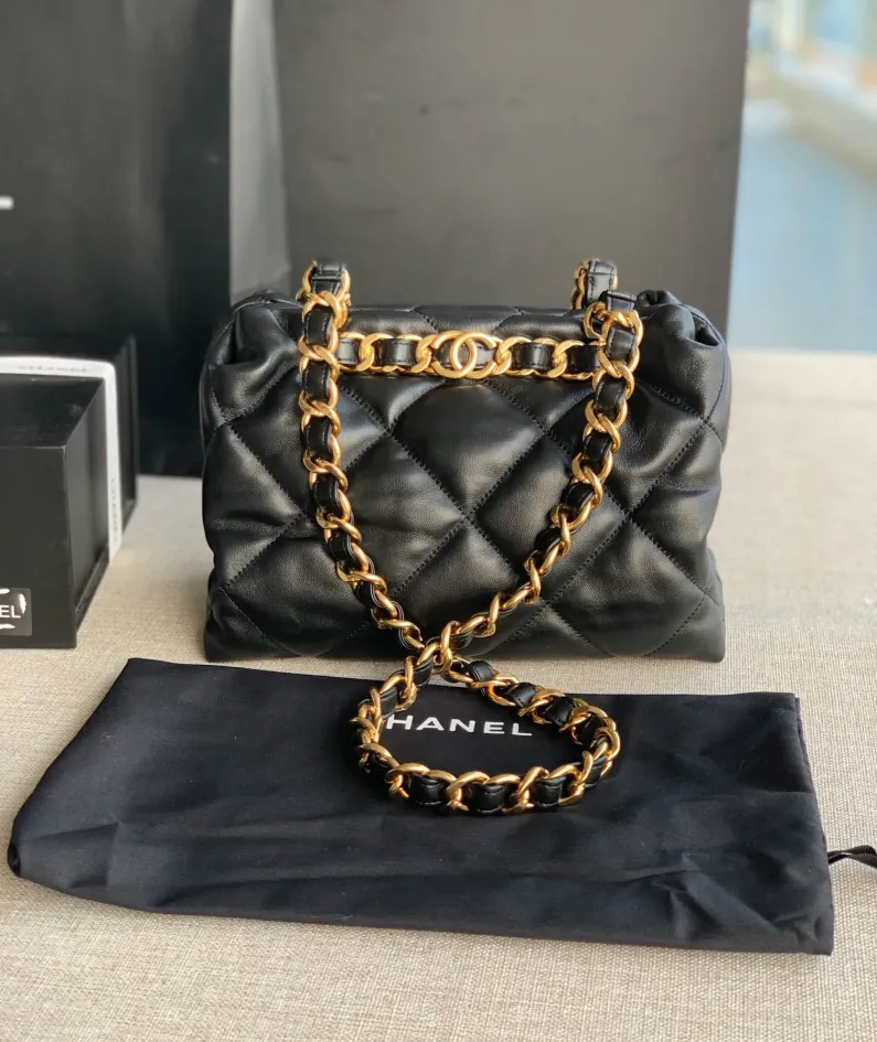 CHANEL shoulder bag Model: AS3502 Size: 24X29X10Cm