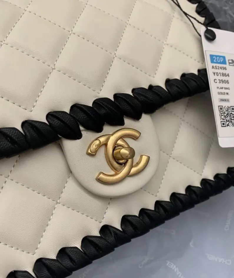 Chanel Tofu Bun Size: 22cm Style: AS2496