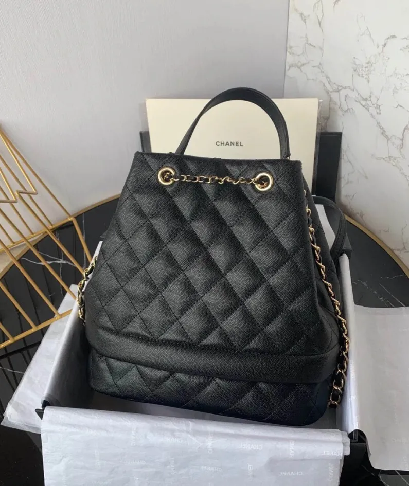 Chanel Women's Bag Size: 24cm Style: AS0769