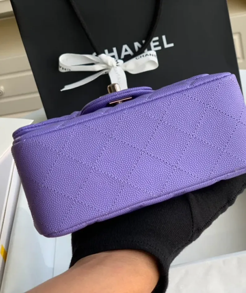 Lambskin Model: 1115 Size: 17cm