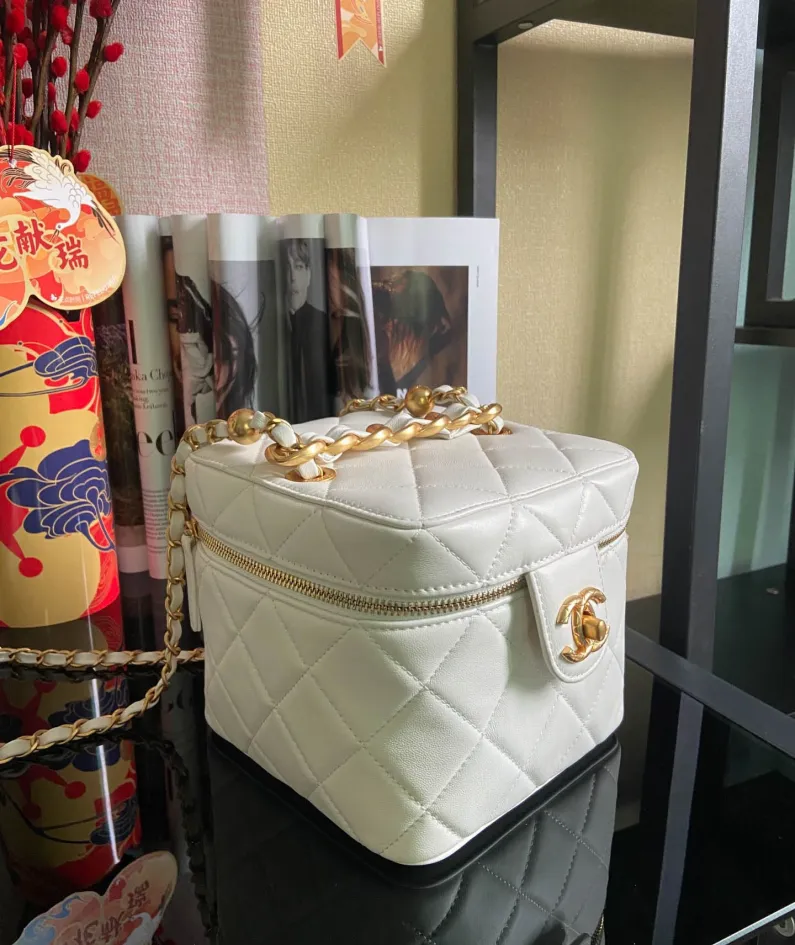 CHANEL size 16.5/16.5/15