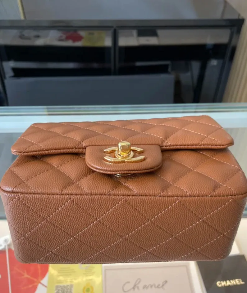 Light Silver Metal Bag Size: 17cm Ident No.: 01115