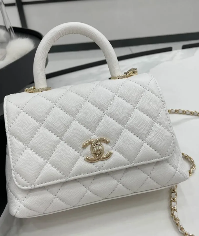 Chanel Size: 19cm/23cm/28cm Model Number: AS2215