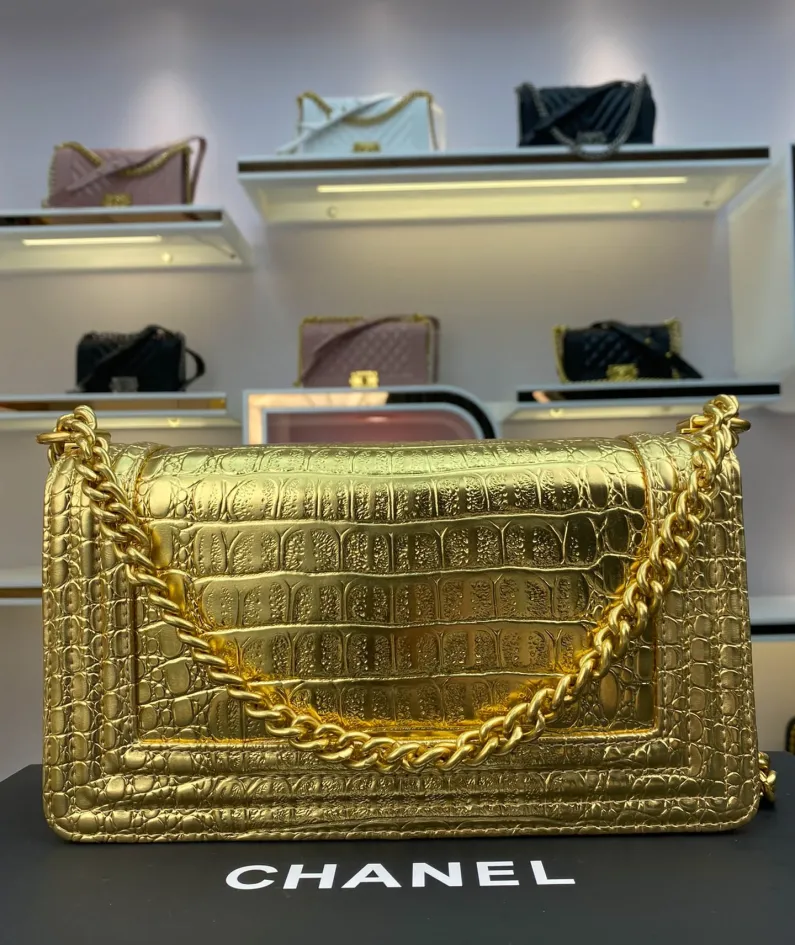 Gilt buckle series Model number: 67086 Size: W25*H14-16*D7.5