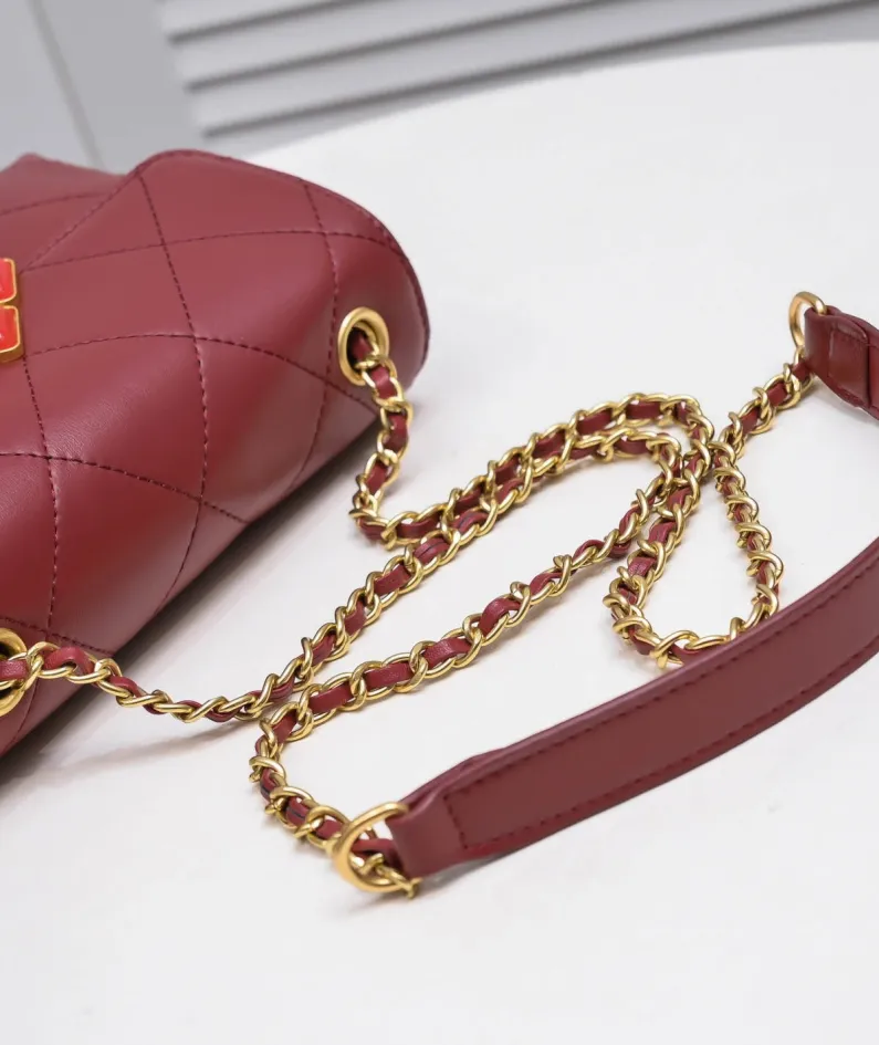 CHANEL retro bag size: 22*7.5*14cm