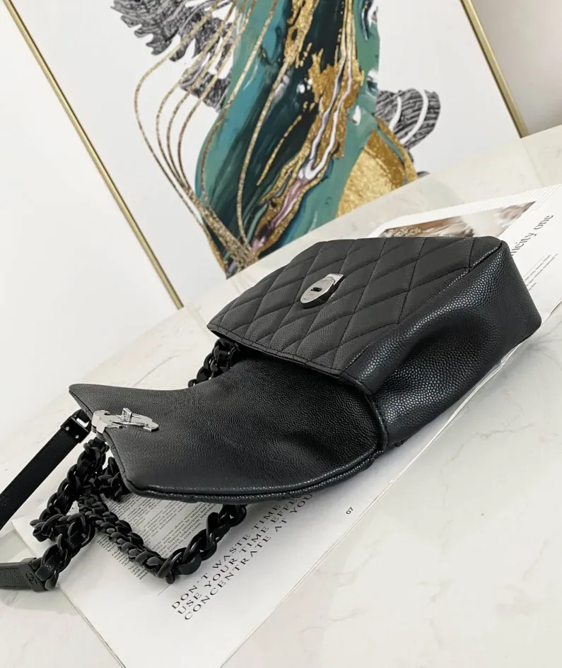 Chanel Style: 2302 Size: 20x12.5x6cm
