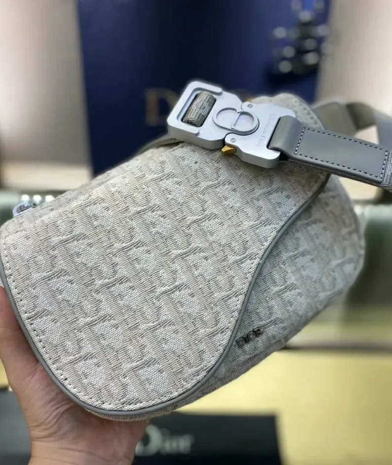 Size: 19x14x6cm