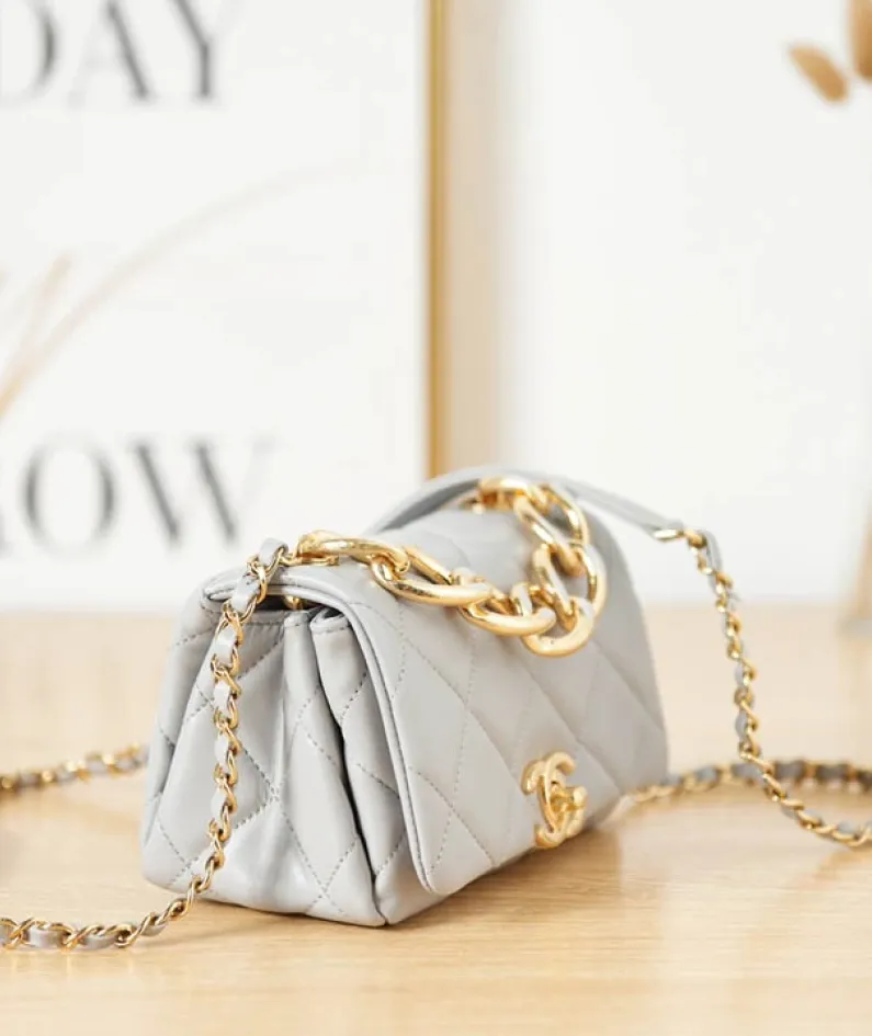 Lambskin Style: AS3366 Size: 20X9X13.5Cm