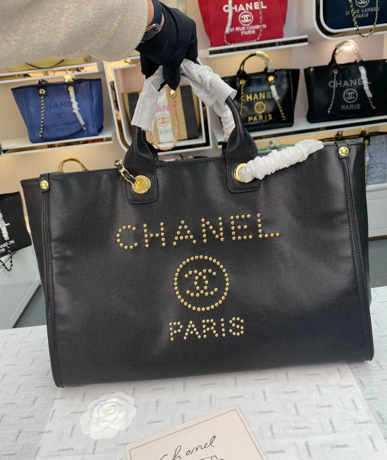 Chanel Size: 42/30/12 Style: 8816