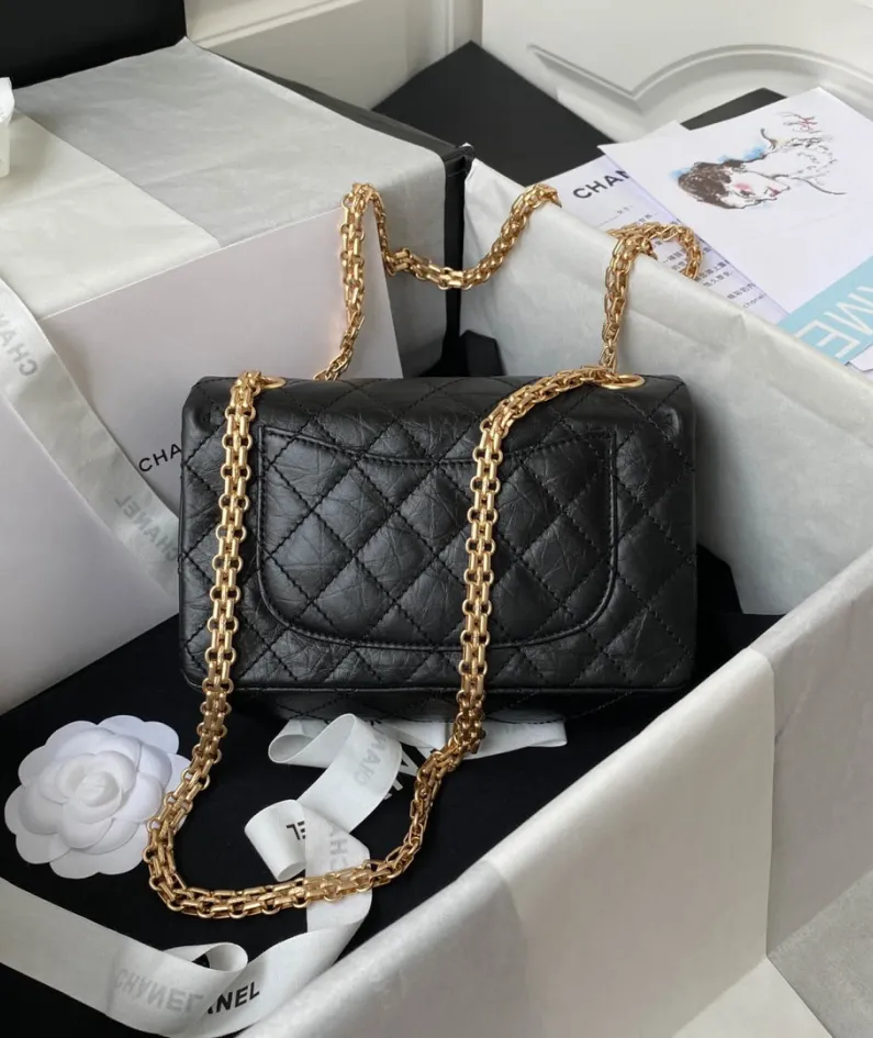 Chanel square bag size: 15.5-20-6cm