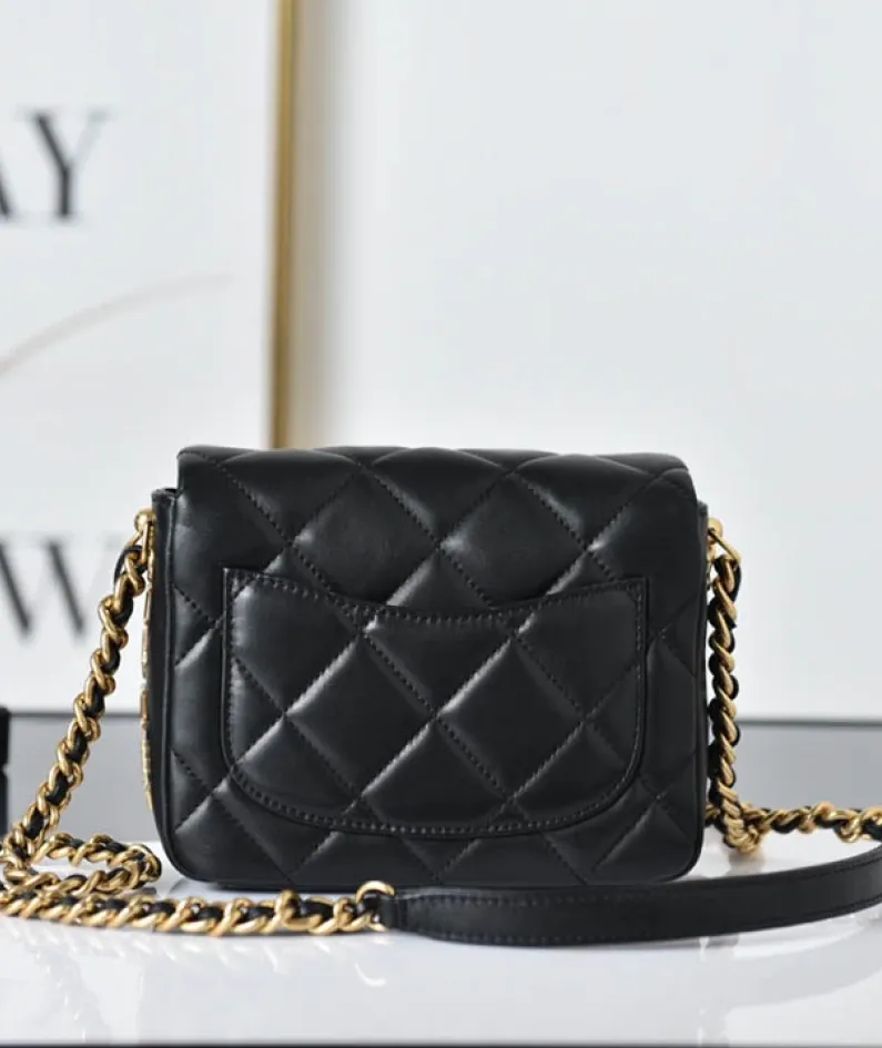 Chanel Sheepskin Model: AS2733 Size: 1712.55cm