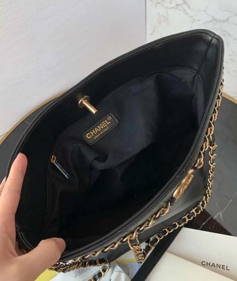 CHANEL Size: 28*26*14CM