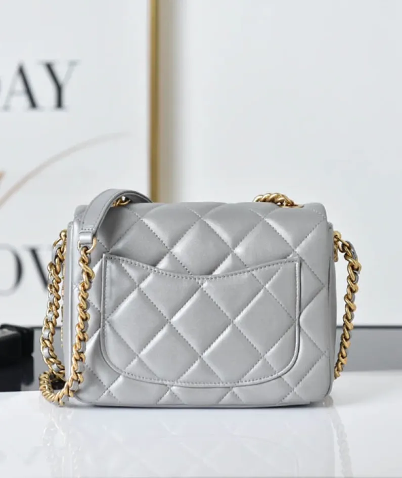 Chanel Sheepskin Model: AS2734 Size: 14X19X4Cm