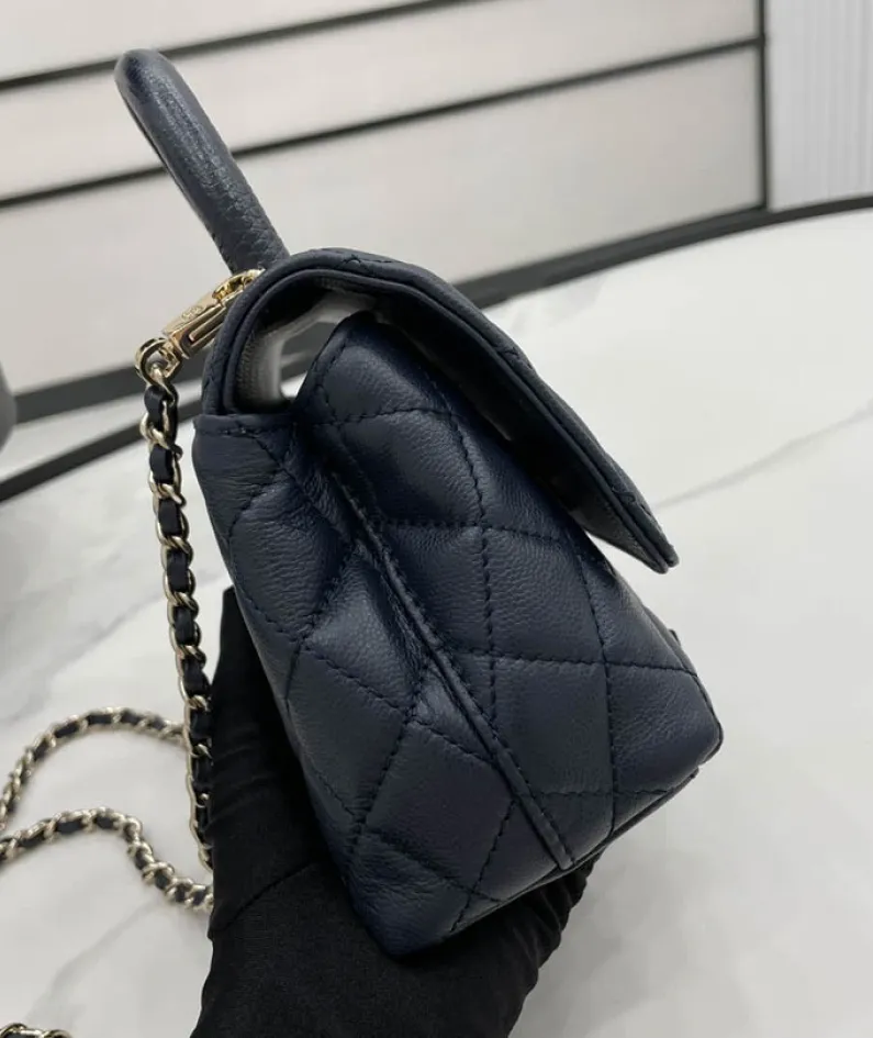 Chanel Size: 19cm/23cm/28cm Model Number: AS2215/92990/92991