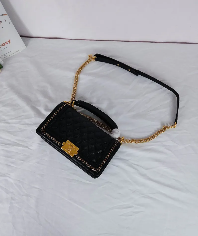 Lambskin Size: 25*16*9cm Style: 67086-1