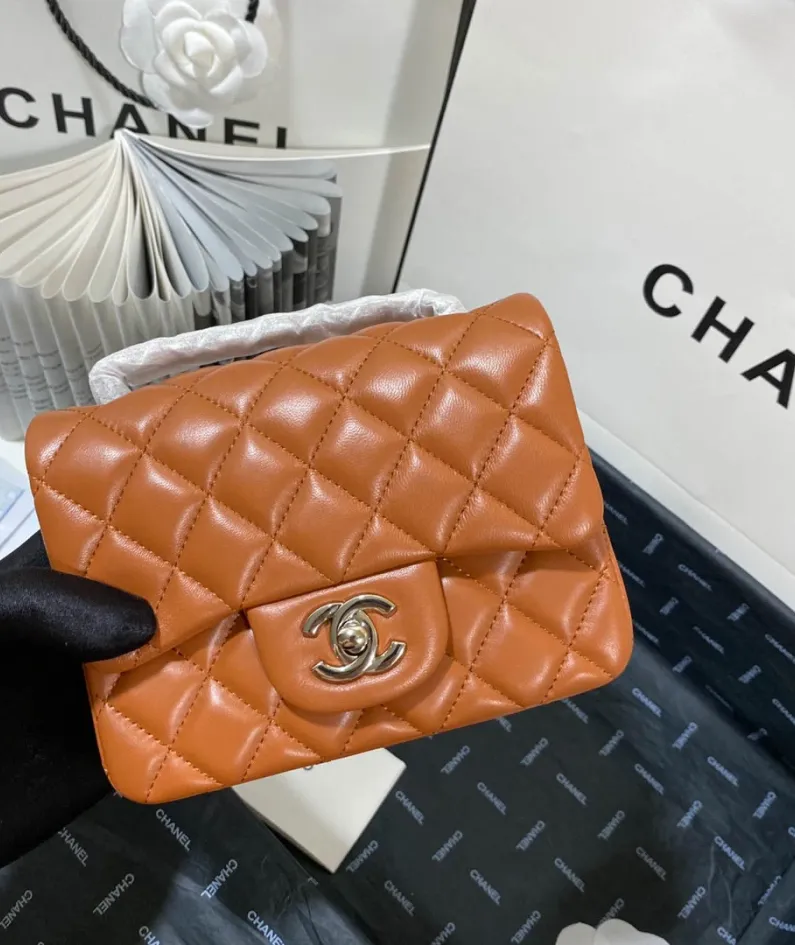 Lambskin Model: 1115 Size: 17cm