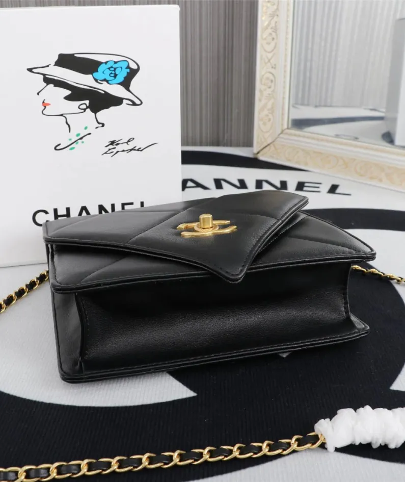 Chanel Size: 20*6*21cm Style: 7707