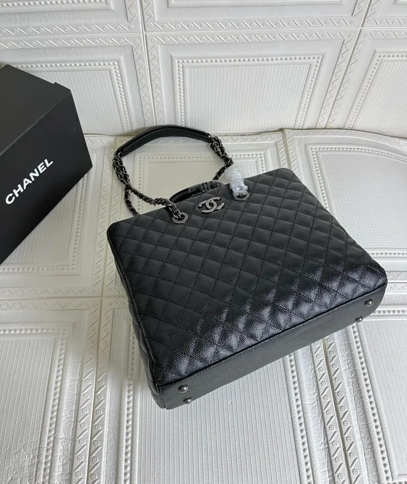 CHANEL palm pattern Size: 35*30*13 Style: 8007
