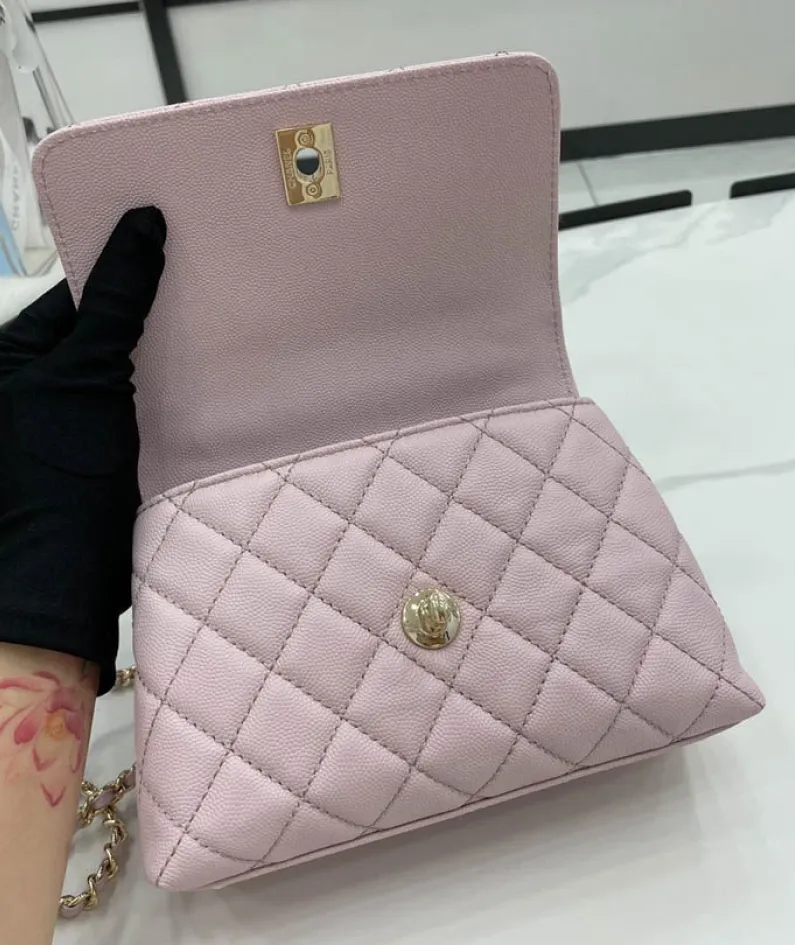 Chanel Size: 19cm*23cm*28cm Model: AS2215/92990/92991