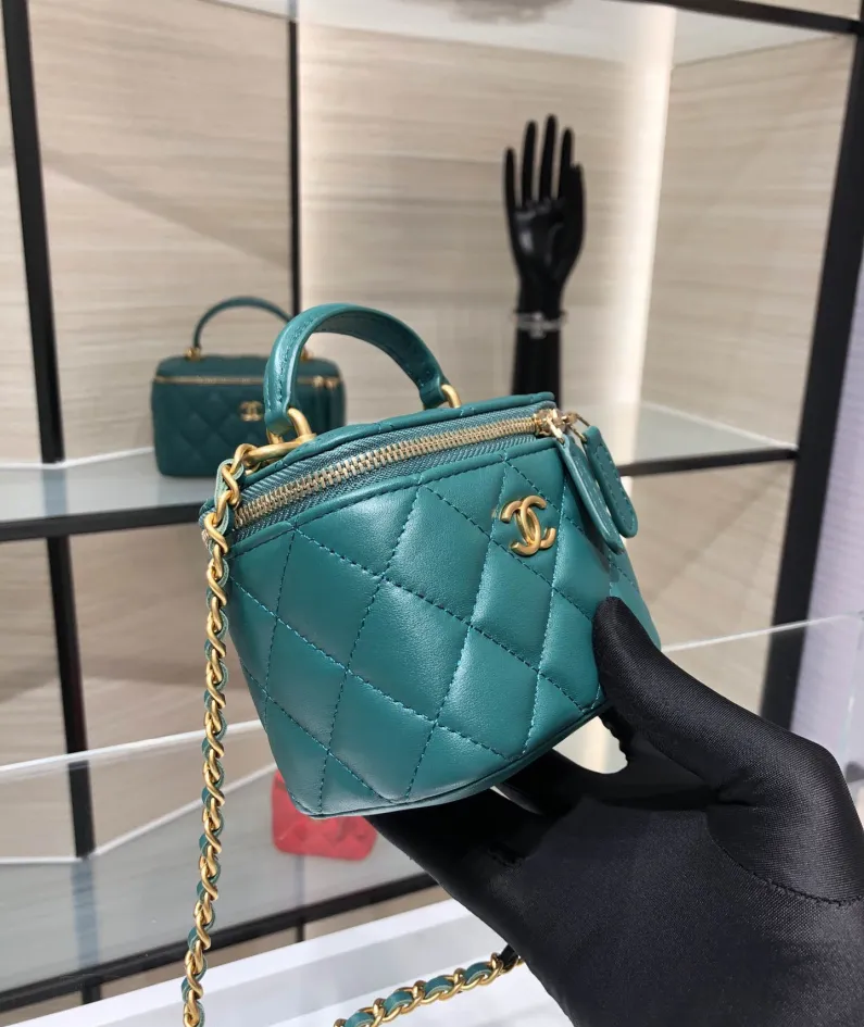 Hand Cosmetic Bag Model: AP2198 Size: 11*8.5*7cm