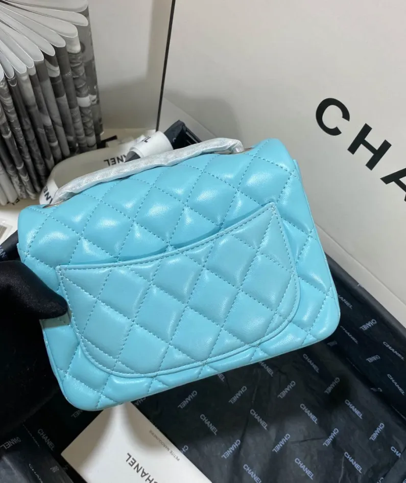 Lambskin Model: 1115 Size: 17cm