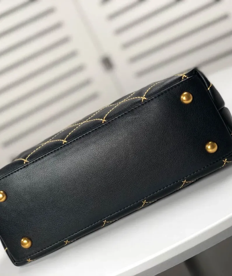 Chanel Style: 215# Size: 26.14.9