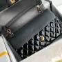 Chanel patent leather pouch size:25.5cm Ident No.: 1112