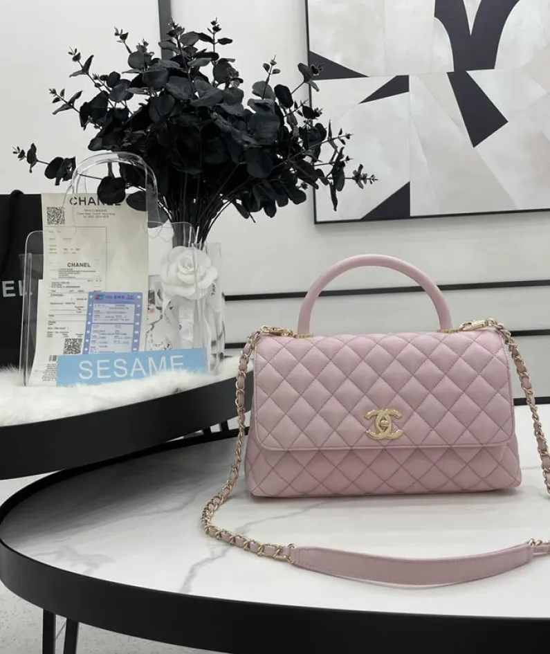 Chanel Size: 19cm*23cm*28cm Model: AS2215/92990/92991