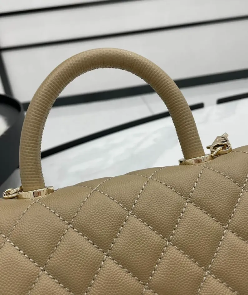 Chanel Size: 19cm/23cm/28cm Model Number: AS2215/92990/92991