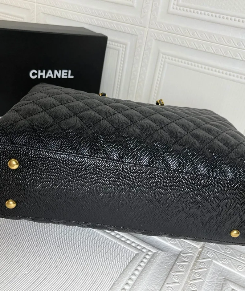 CHANEL palm pattern Size: 35*30*13 Style: 8007