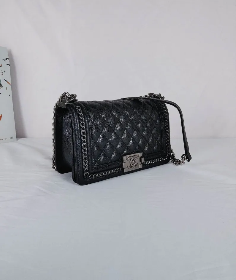 Lambskin Size: 25*16*9cm Style: 67086-2
