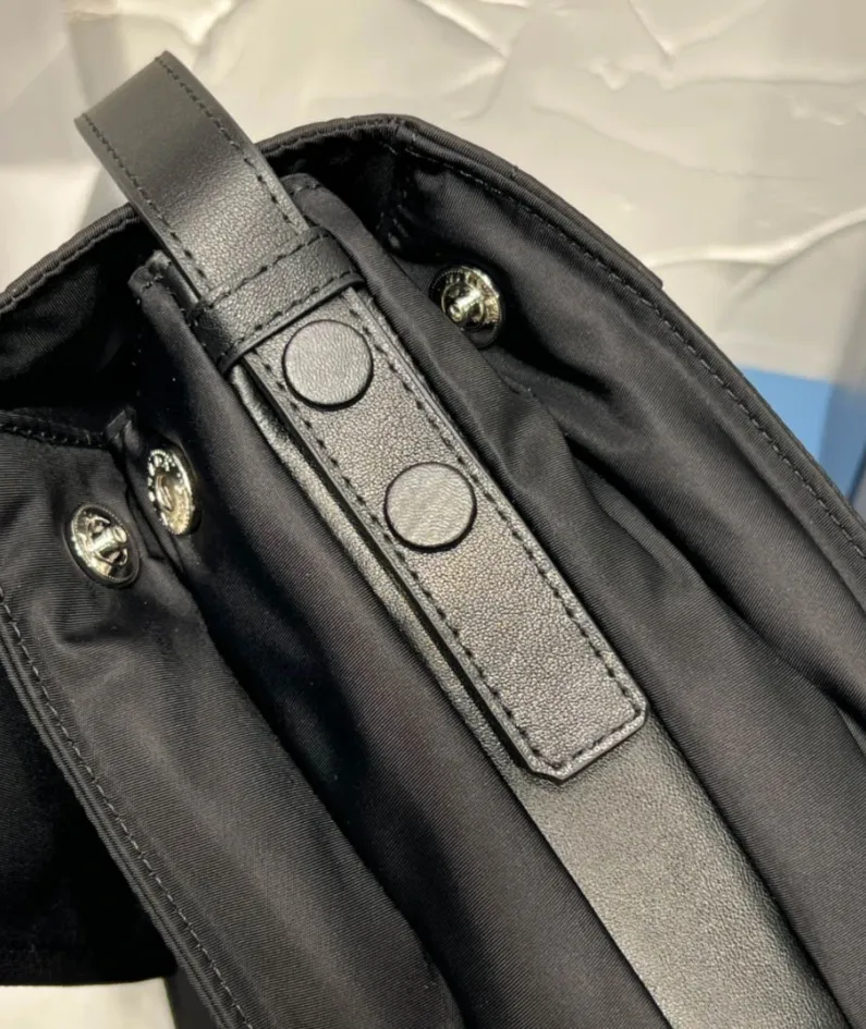 Prada Messenger Bag Size:30x21.5cm 1BD255
