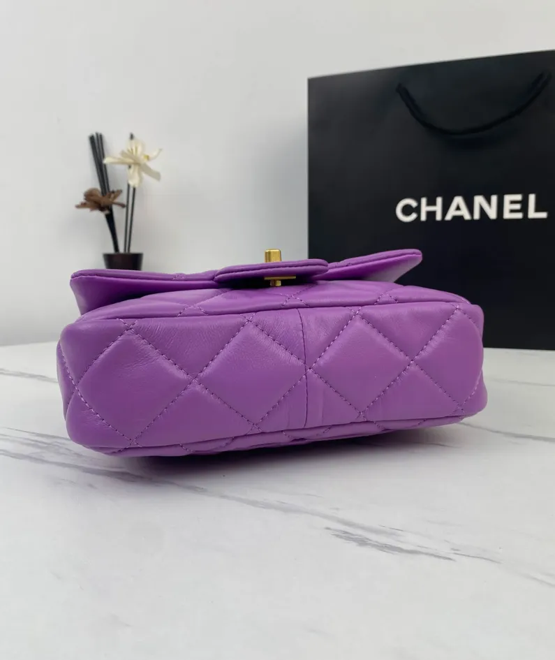 Large Gold Chain Underarm Bag Model Number: As3214