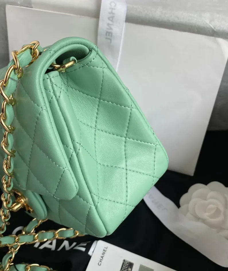 Lambskin Model: 1115 Size: 17cm