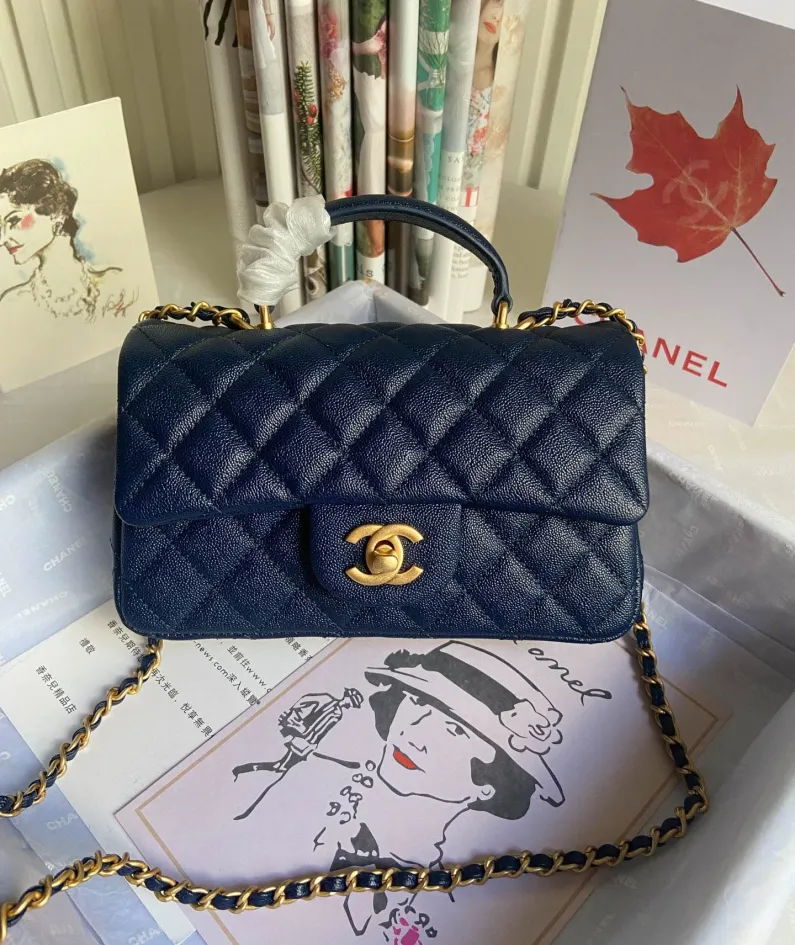 Handbag Size: 20x14x7 Model: AS243