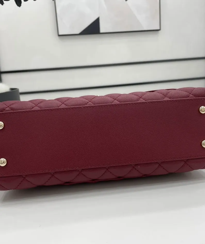 Chanel Size: 19cm/23cm/28cm Model Number: AS2215/92990/92991