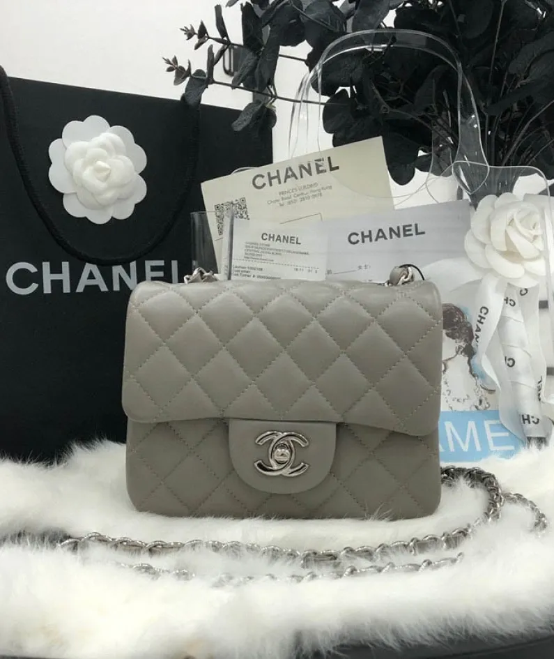 classic flap lambskin light gold buckle classic flap size:17cm