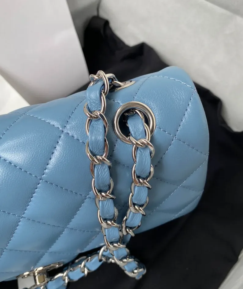 Chane1 Classic Flap Bag Model: A01113 Size: 23cm