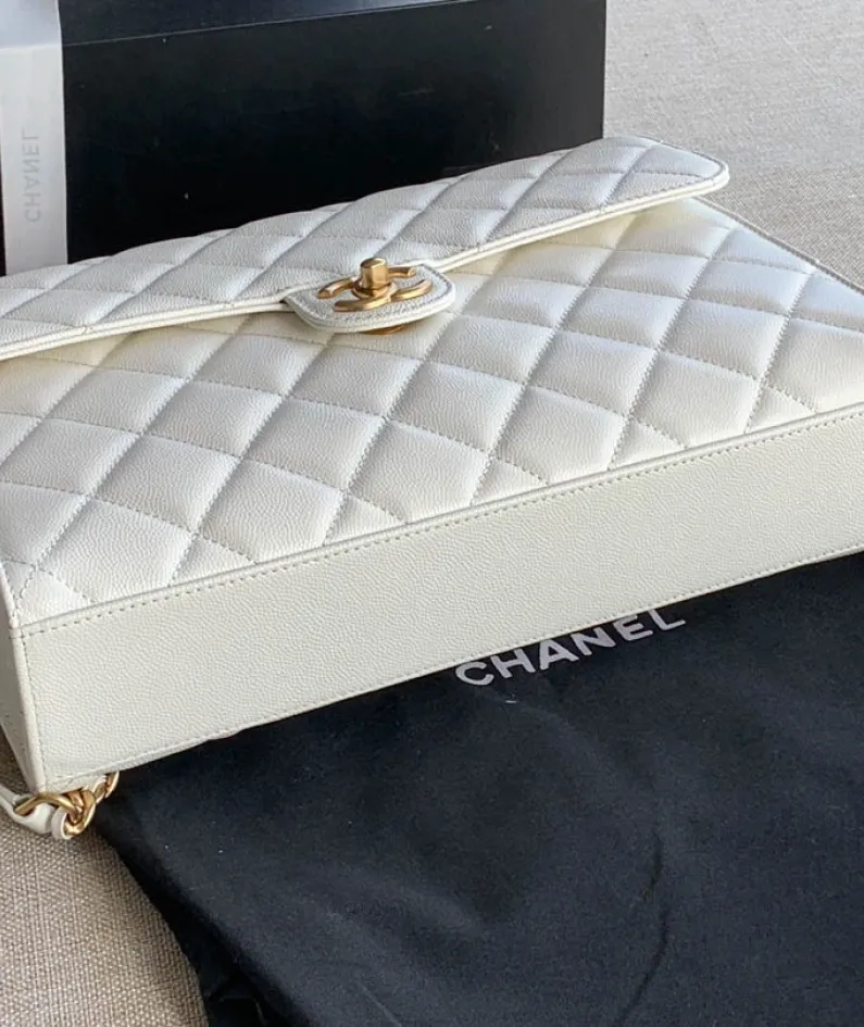 CHANEL Model: AS3529#: Size: 30x22x7Cm
