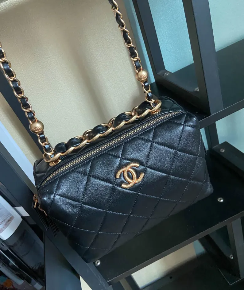 CHANEL Size: 22*10*15