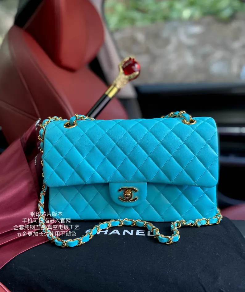 Cowhide Ball Pattern Tiff Blue Model: -A01112 Size: -25.5*15.5*6.5