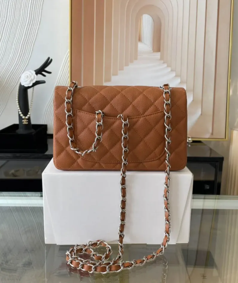 Light Silver Metal Bag Size: 20cm Ident No.: 01116