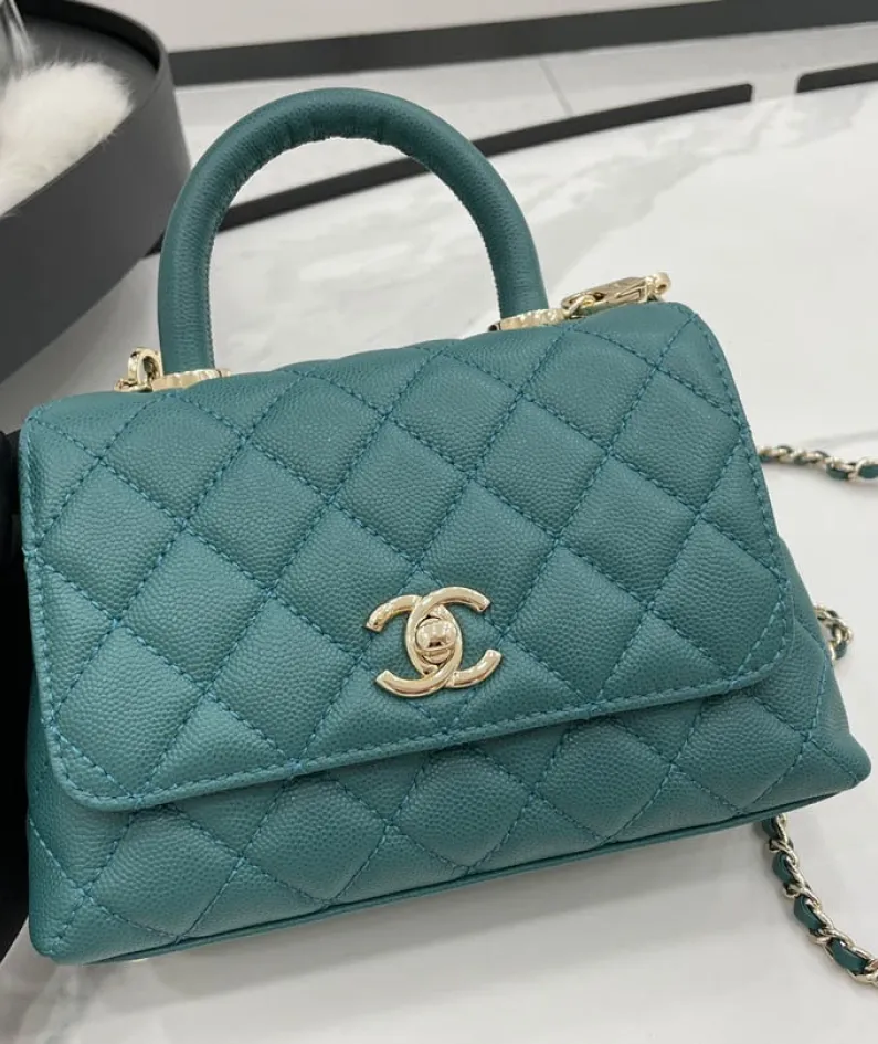 Chanel Size: 19cm/23cm/28cm Model Number: AS2215/92990/92991