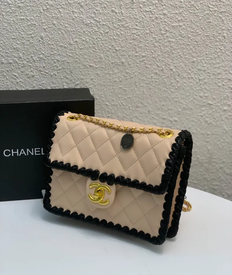 Lambskin Size: 24cm