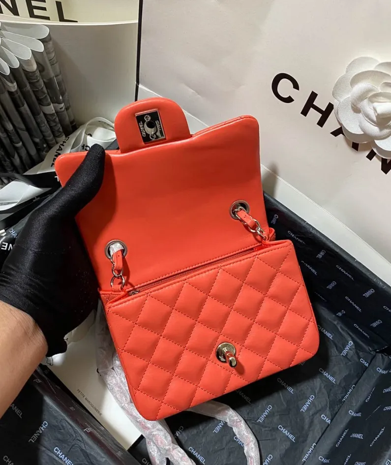 Lambskin Model: 1115 Size: 17cm