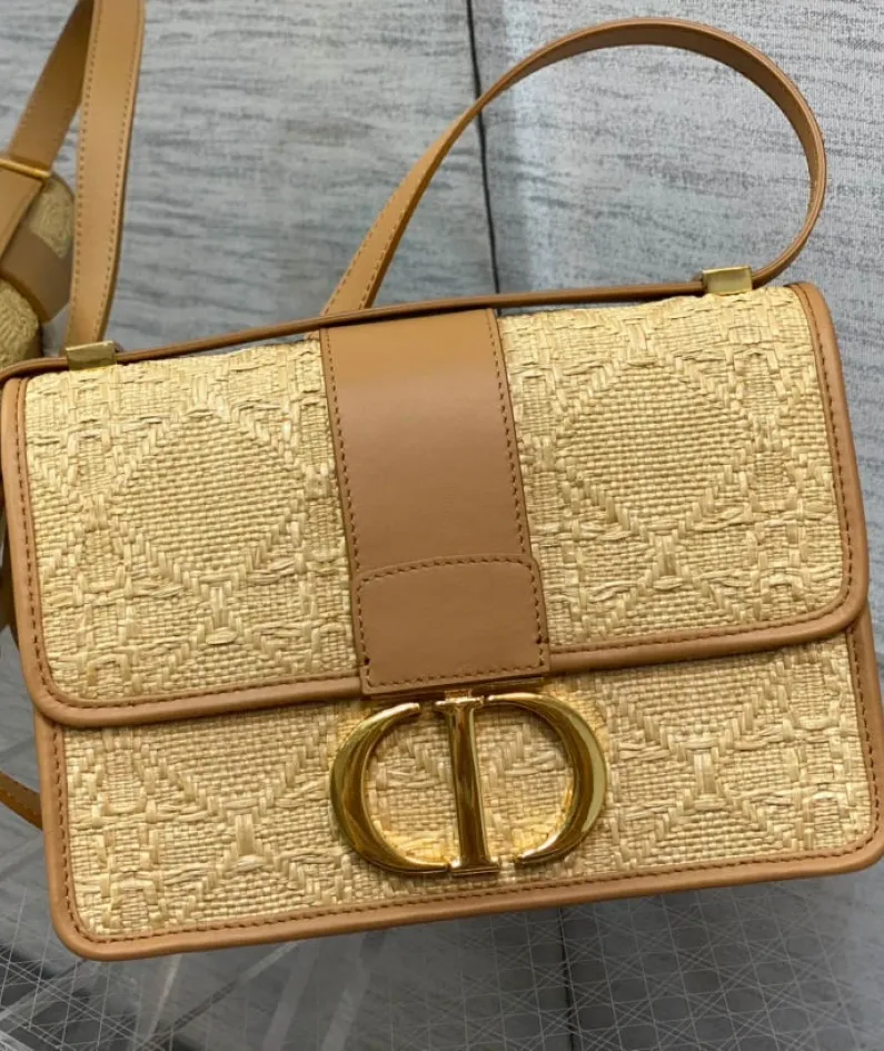 Montaigne 30 size:24*18*5cm